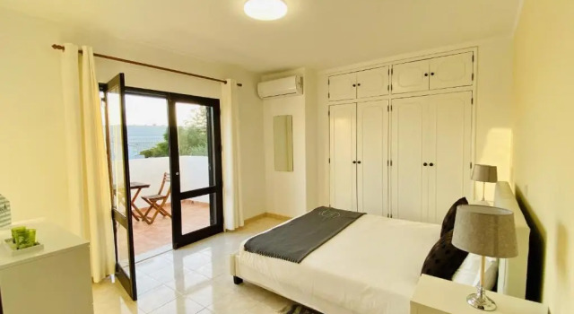 Lili CIP, Book Hotel Sesmarias Albufeira
