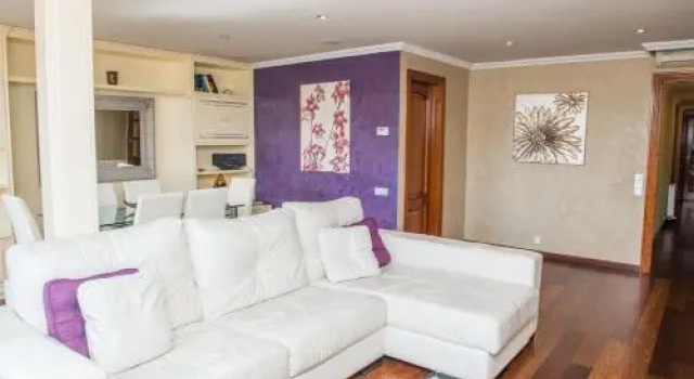 Splendid Gaudi Mercat del Ninot Apartment, Забронировать Апартаменты/квартира Эшампле Барселона, рядом с Jove Regina Theatre