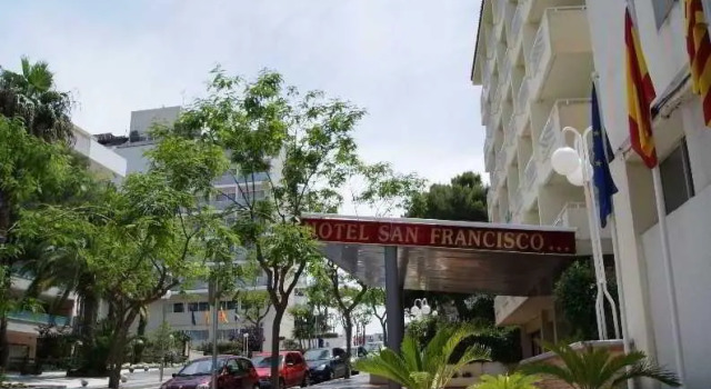 San francisco a 1 2 ref. 03.180613, Varaa Hotelli Hotellit Tarragonès uima-altaalla, Uima-allas
