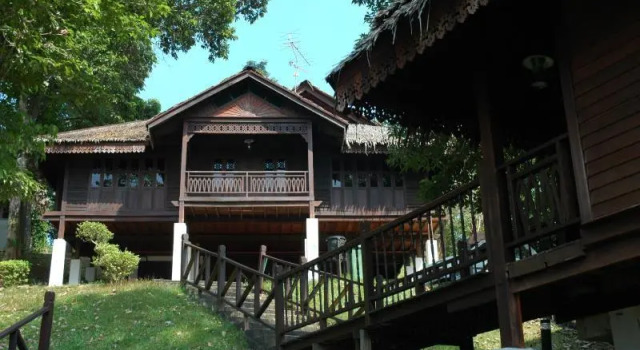 Люкс Kampung Tok Senik Hotel