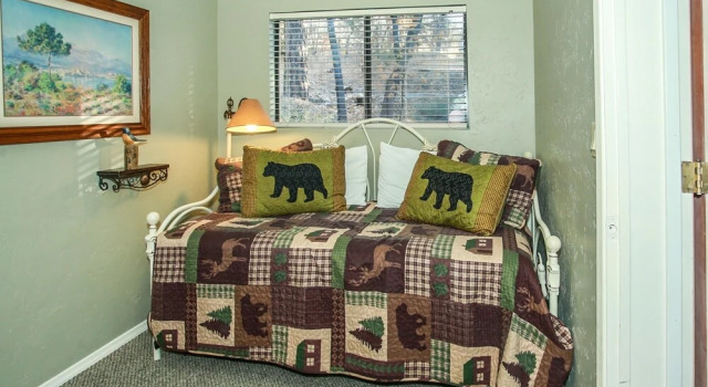 Acorn Cottage - Super Cute Cozy Cabin In A Great Location. Walkable To The Village 2 Bedroom Home, Rezerwuj Dom wakacyjny Big Bear Lake Stany Zjednoczone