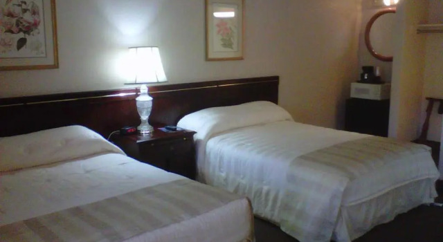 Четырёхместный номер Standard Caravelle Inn Extended Stay