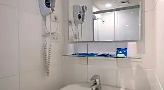 Номер Economy Qin Hai Hotel