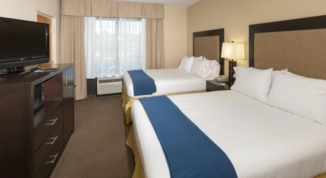 Четырёхместный номер Standard Holiday Inn Express & Suites Jacksonville Airport by IHG