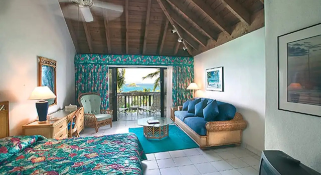 Вилла с балконом и рядом с пляжем Sapphire Beach Resort