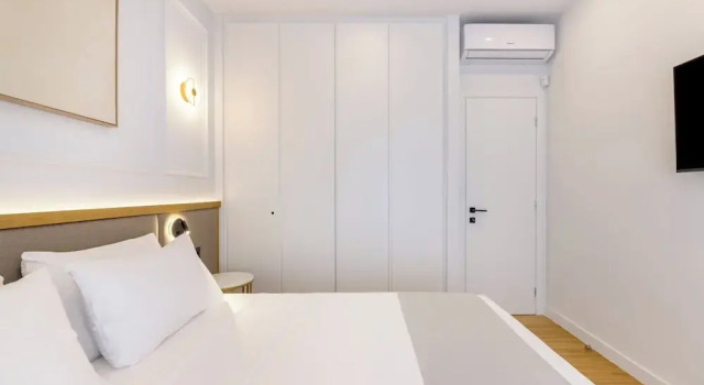Michalakopoulou Cover & Bright Apartment