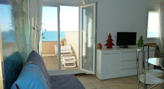 Charmant Appart Vue Mer pieds dans l'eau, Rezervovat Apartmán Hotely v Corbières s bazénem, Bazén