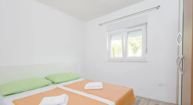 A3 - Spacious apt With the sea View & use of Pool, Book Villa Villaer i Strožanac, Villa