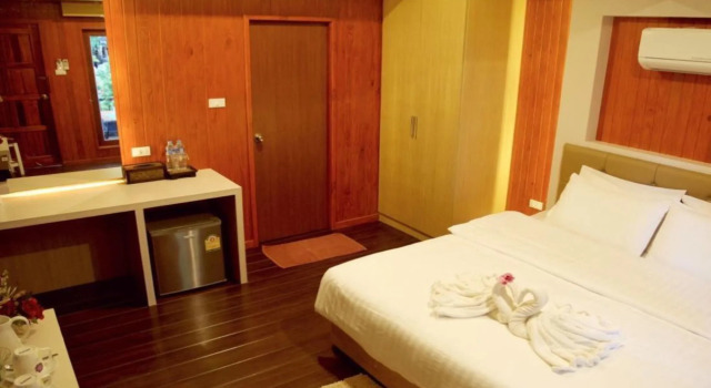 Poohbar Resort & Lotusdive