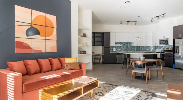 Апартаменты Modern Town Lake waterfront CozySuites in paradise