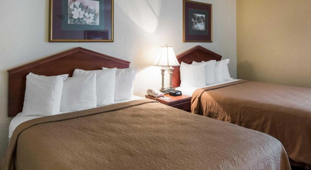 Четырёхместный номер Standard Comfort Inn Bossier City Casino Area near Shreveport Downtown