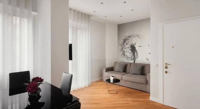 Deluxe Central Apartment
