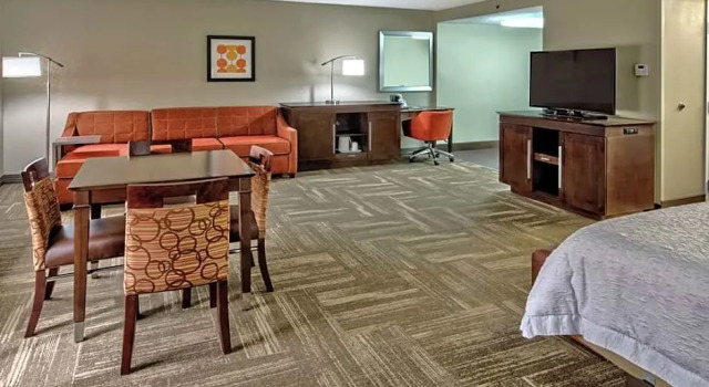 1 soveværelse i dobbelt suite Hampton Inn Corinth
