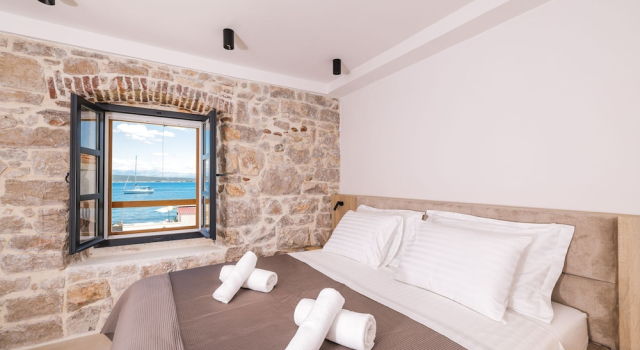 Apartments Beachfront Pebble