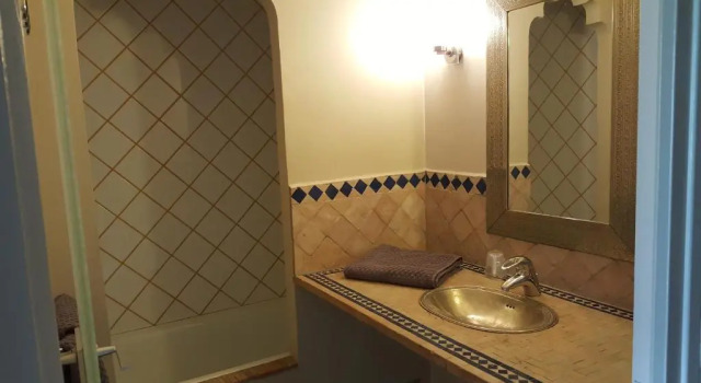 Четырёхместный номер Standard с балконом Hotel De La Gare