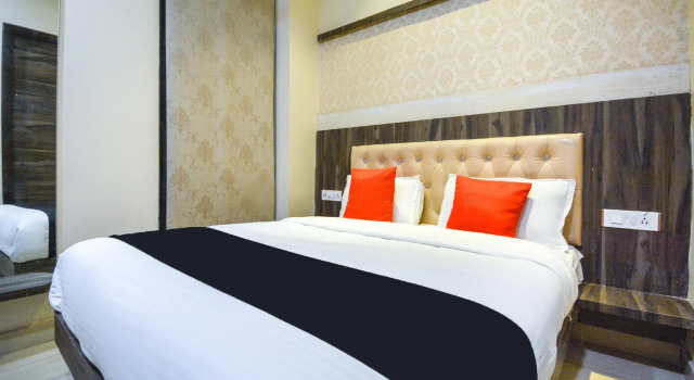 Capital O 69624 Hotel Moments Inn, Rezervovat Hotel Hotely v Punjab s parkováním, Parkování