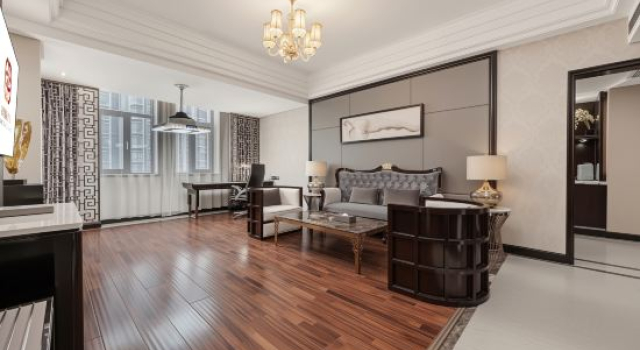 Люкс Executive Boda International Hotel