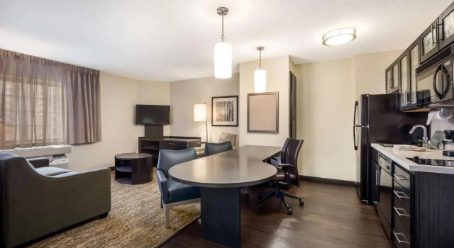 Двухместный люкс c 1 комнатой Sonesta Simply Suites Oklahoma City Airport