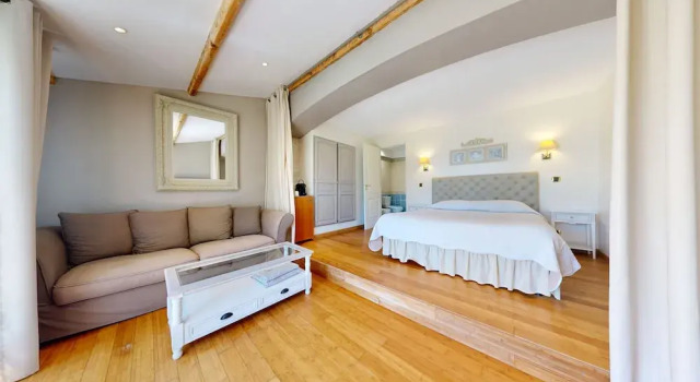 Номер Deluxe La Petite Auberge