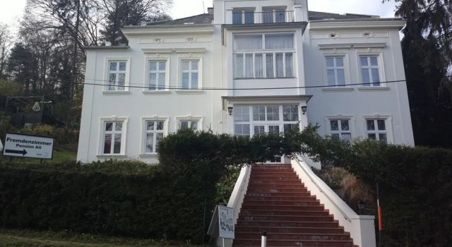 Pension Alt, Book Hotel Hotels in 14. Penzing with Parking, Parking