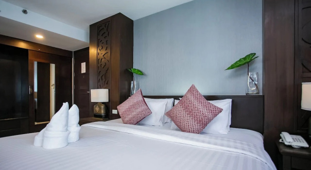 Номер Standard Empress Pattaya Hotel