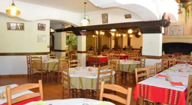 Hotel de la Haute Provence, Prenota Hotel Hotel a Alvernia con parcheggio, Parcheggio