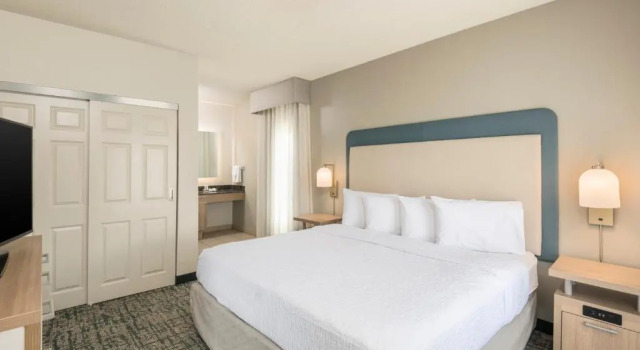 Двухместный люкс c 1 комнатой Homewood Suites Miami Airport/Blue Lagoon