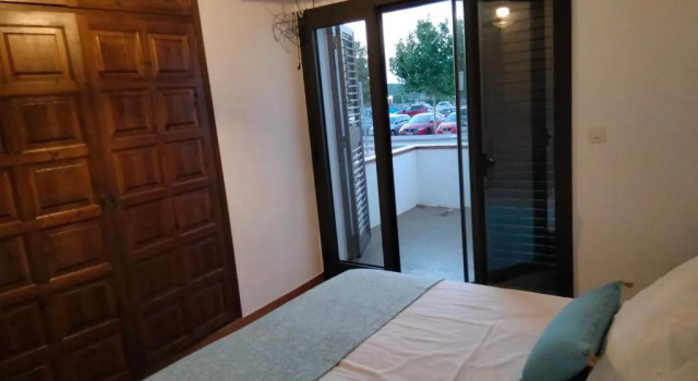 Коттедж с 3 комнатами HOUSE APARTMENT LESCALA