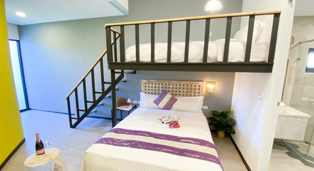 Трёхместный номер Standard с балконом и с видом на горы Kenting Sunhow Inn