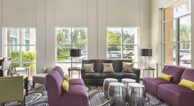 La Quinta Inn & Suites by Wyndham Plantation at SW 6th St