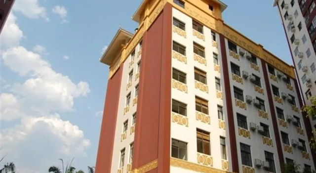 Golden Harbour Hotel