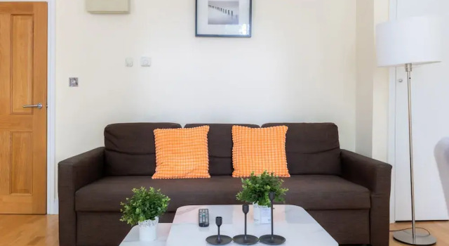 Апартаменты Comfort Warm Apartments in Queensway