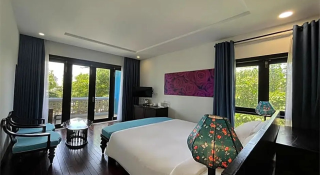 Номер Standard с балконом и с видом на бассейн Thanh Binh Riverside Hoi An