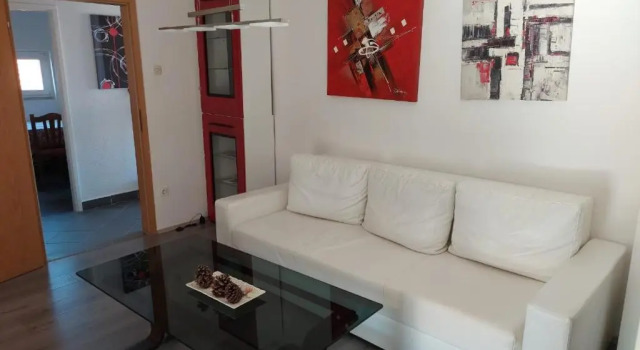 Апартаменты с 2 комнатами с видом на сад Crowonder Lucky Holiday House with Pool and Patio 30 meters from the Beach