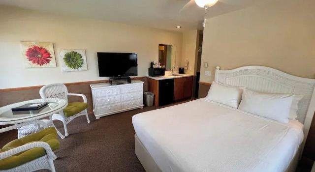 Двухместный номер Standard с балконом и с видом на гавань Bay Breeze Resort