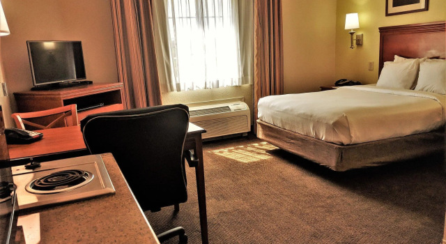 Двухместный люкс Candlewood Suites Macon by IHG