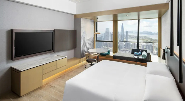 Двухместный номер с видом на залив Renaissance Shenzhen Bay Hotel