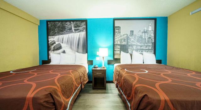 Super 8 by Wyndham Wichita Airport