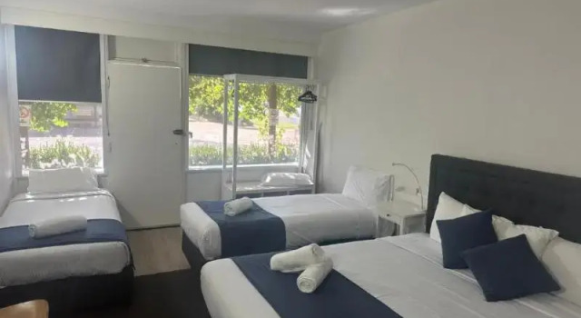 Четырёхместный люкс Memphis Motor Inn- UNDER NEW MANAGEMENT