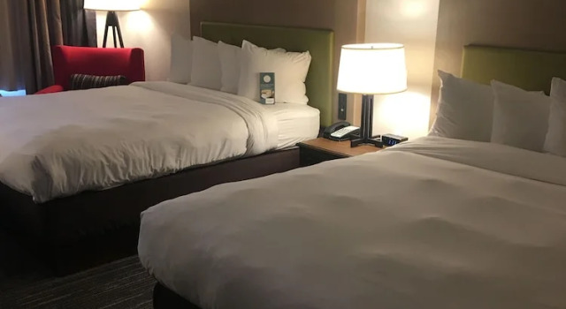 Четырёхместный номер Standard Country Inn & Suites by Radisson, Grand Rapids East, MI