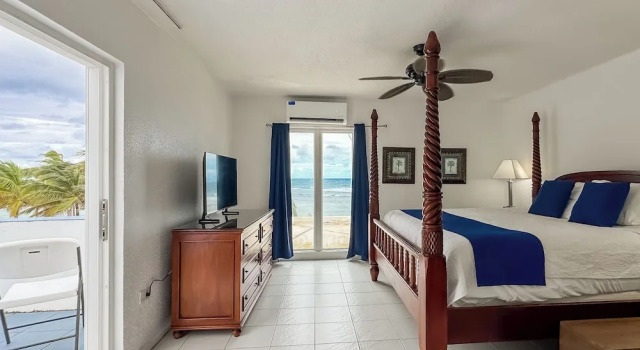 Номер Deluxe Palms Resort and Beach
