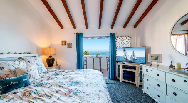 Gorgeous Oceanfront villa with panoramic views, Забронировать Вилла Авалон Channel Islands of California, рядом с Catalina Island Medical Center