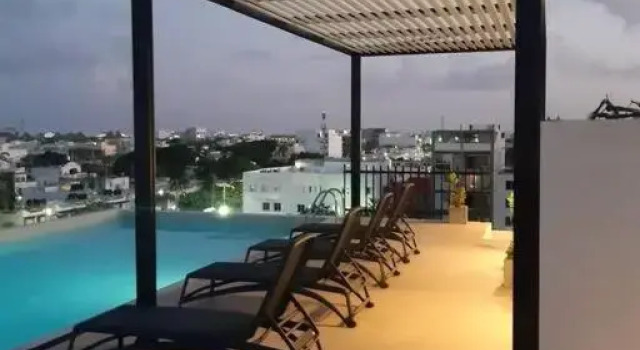 White Sand Suite 302 w rooftop pool & balcony 38st, Забронировать Отель Плая-дель-Кармен Кинтана-Роо, рядом с Пляжный клуб Mamitas