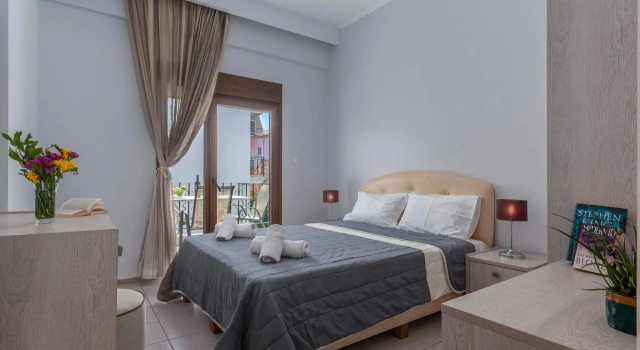 Семейные апартаменты Adonis Hotel