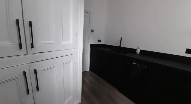 Spacious 5-bed House - Sleeps 10, Garden & Parking