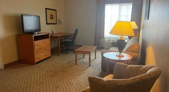 Люкс Deluxe Baymont by Wyndham Brenham