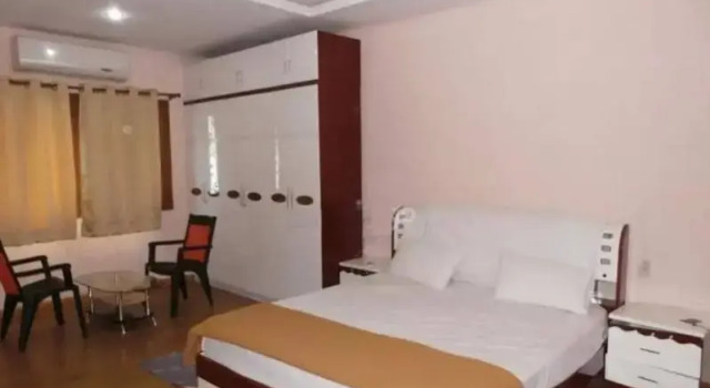 Royal Comfort Suites
