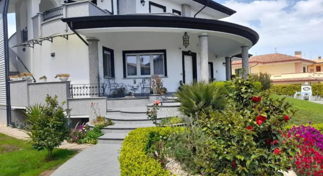 Appartamento al primo piano MARGHERITA, Prenota Appartamento Hotel a Lazio con parcheggio, Parcheggio