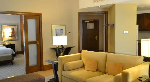 Семейный люкс Classic c 1 комнатой с видом на город Sheraton Khalidiya Hotel