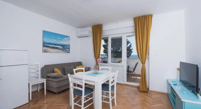 Апартаменты Apartments by the Sea Semy
